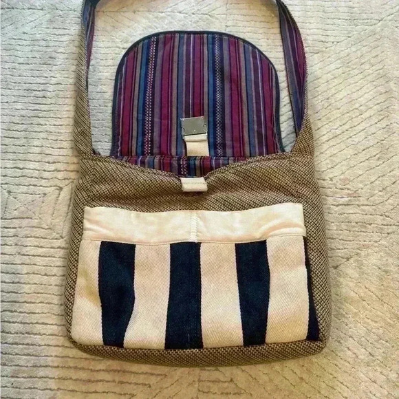 Sage and Harper messenger bag - Picture 9 of 9